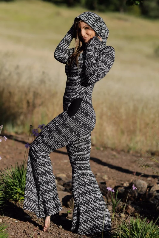 Black and White Diamond Print